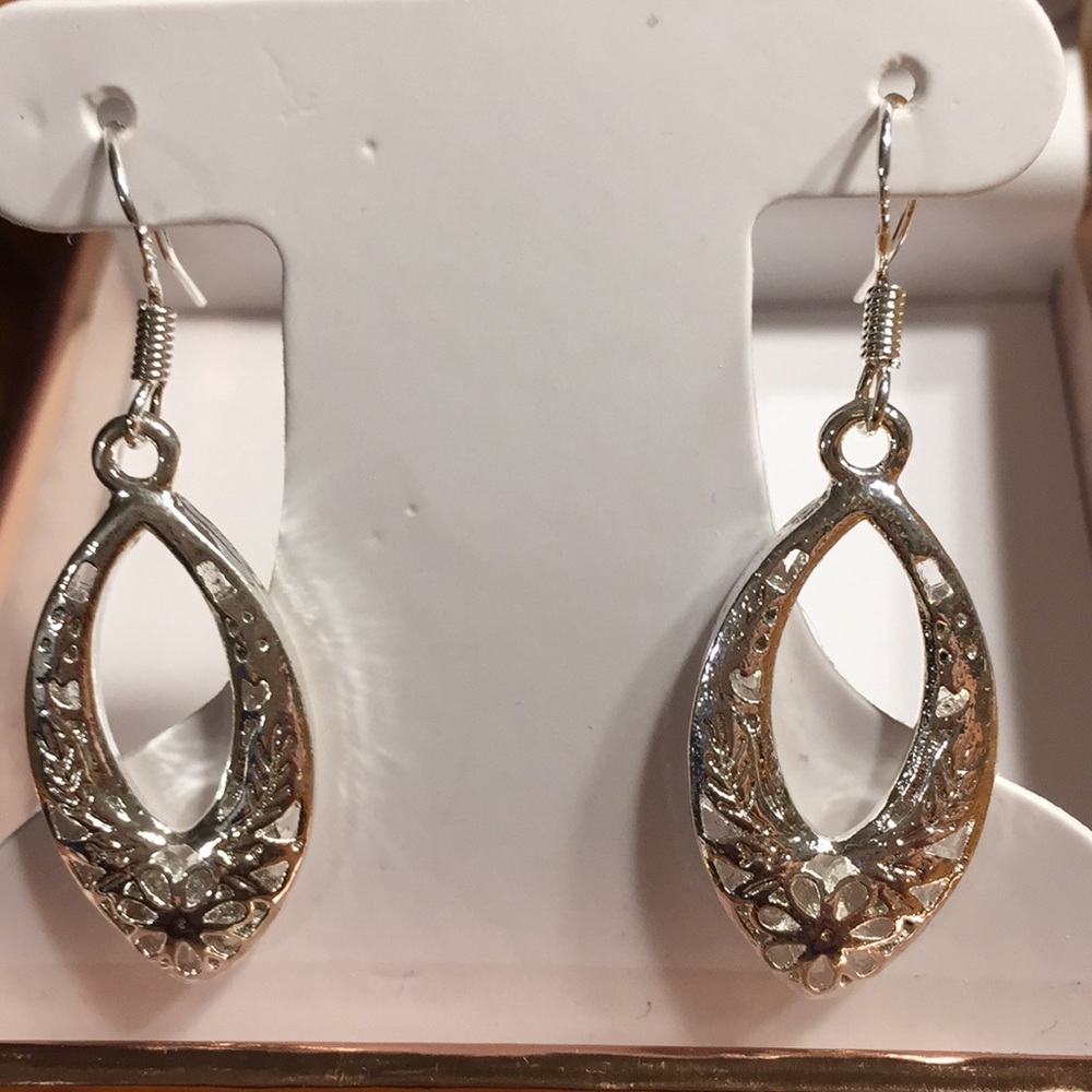 Silver earrings - Picture 2 of 2